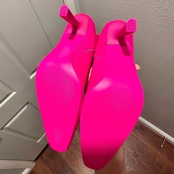 Steve MADDEN VAKAY hot pink sock ankle boots. Size 8.5. NWOT - Picture 5 of 11